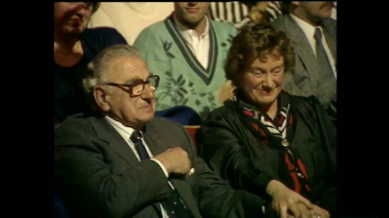 VIDEO: Pisarakiskuja - See mees päästis holokaustist 669 last... Ta aga ei tea, et need lapsed istuvad nüüd tema kõrval‏
