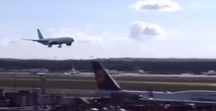 VIDEO: Keegi ei suuda arvata, mis juhtub selle lennukiga enne maandumist