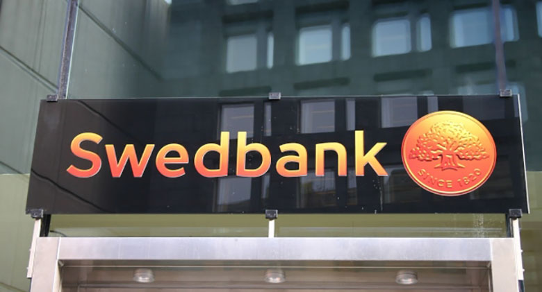 FOTO: Piinlik eksimus paljastab, kuidas Swedbanga laenuosakond klientidesse suhtub