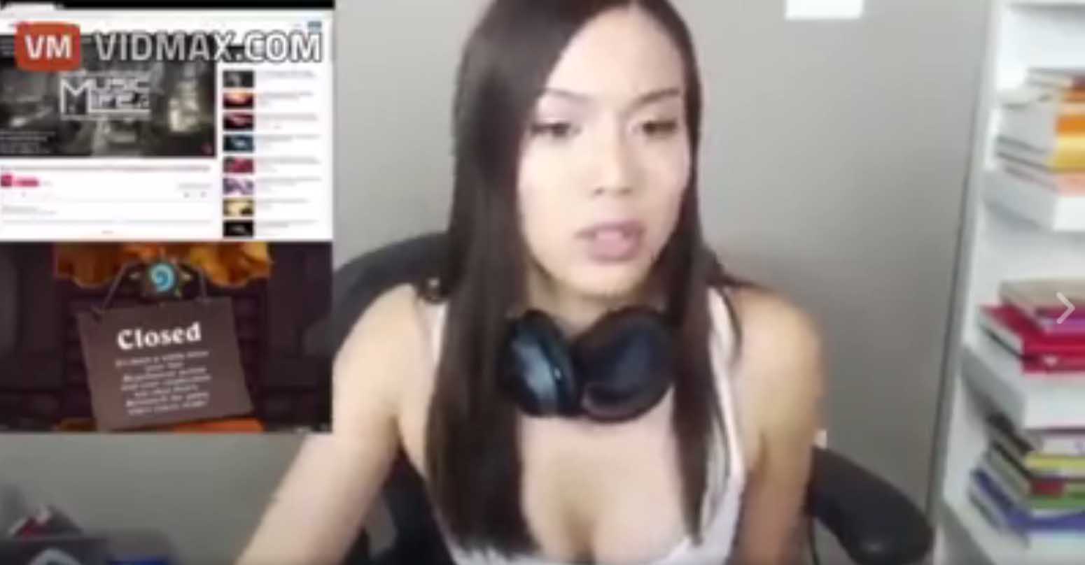 VIDEO: Oi oi oi! Arvutimängurist naine jätab kogemata oma arvuti live ühenduse peale, hakates ise mastrubeerima