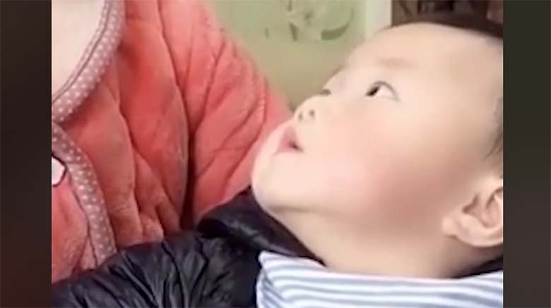 VIDEO: HAHA, EBAREAALNE – ema teeb sellele väikesele lapsele korralikult tüga