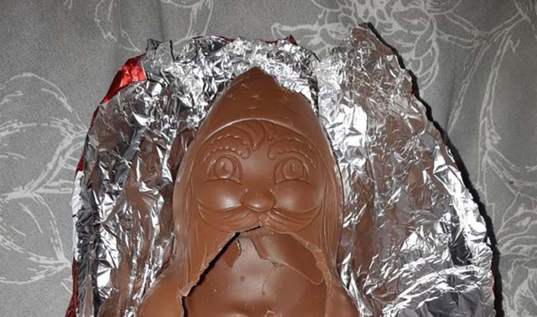 FOTO: Misasja – mees leidis šokolaadist jõulutaadi seest asja, mida alaealised ei tohiks vaadata