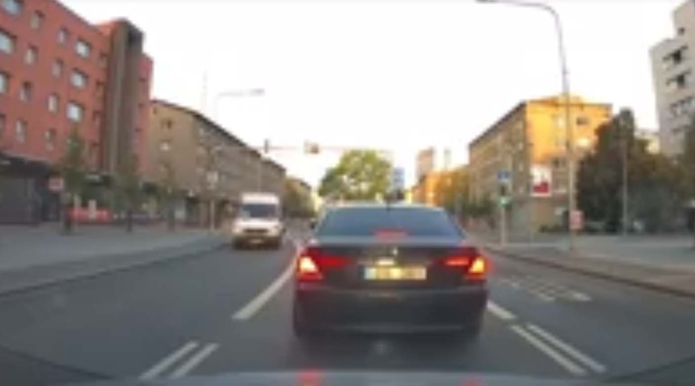 VIDEO: NONII – vaata, kuidas see BMW Tallinna liikluses sõidab