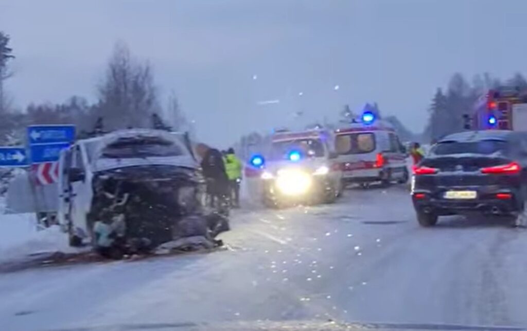 VIDEO eilsest üliraskest liiklusõnnetusest, mis toimus Jõhvi-Tartu- Valga mnt 95. kilomeetril