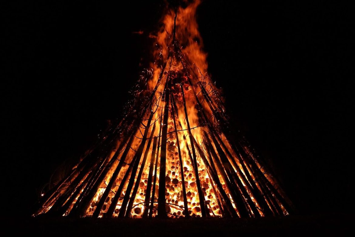 midsummer, nature, fire, burn, blaze, flames, red, yellow, dark, night, solstice, st john's day, john day, fire of memory of, summer solstice, night of san juan, fixed, regional customs, evolutionary, los day, popular belief, midsummer celebrations, spice fire, symbolism, sun