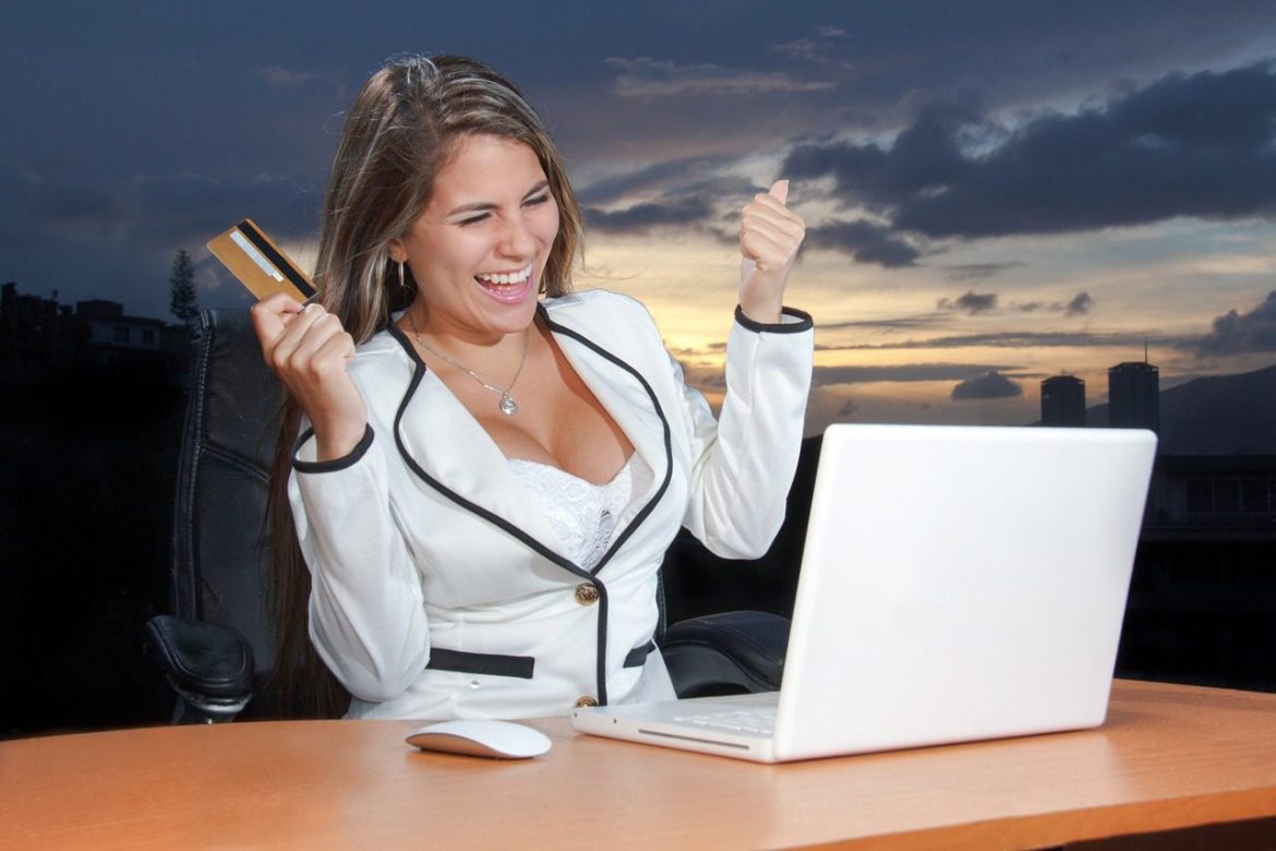 marketing online, social media, online, business, woman, business woman, attractive, corporate, shopping, credit card, happy, landscape, sunset, working, expressing, nature, satisfaction, web, card, credit, laptop, purchase, young, sitting, female, internet, girl, happiness, using, person, smiling, beautiful, paying, buy, smile, pretty, lifestyle, consumer, technology, payment, buying, web design, digital marketing, ecommerce, online shopping, adspublicity