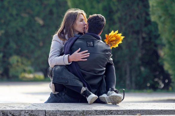 couple, park, affect, embracing, casual, the autumn, kiss, outdoor, love, romantic