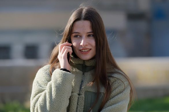 woman, happy, smile, call, phone call, casual, outdoors, speaking, phone, lifestyle, pretty, snapshot, urban, cold